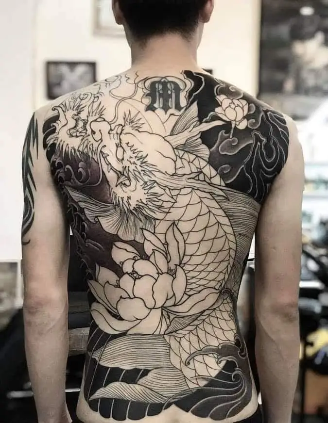 Hình Xăm Cá Chép Full Lưng Trắng Đen - Ý Nghĩa Và Đẹp Đến Từng Chi Tiết 20