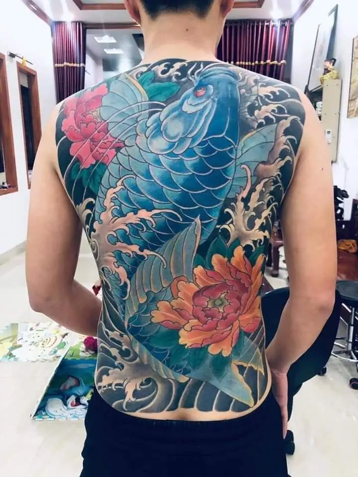Hình Xăm Cá Chép Full Lưng Trắng Đen - Ý Nghĩa Và Đẹp Đến Từng Chi Tiết 21