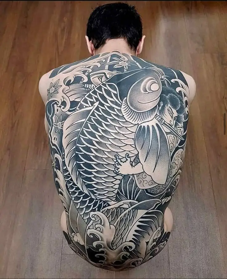 Hình Xăm Cá Chép Full Lưng Trắng Đen - Ý Nghĩa Và Đẹp Đến Từng Chi Tiết 26