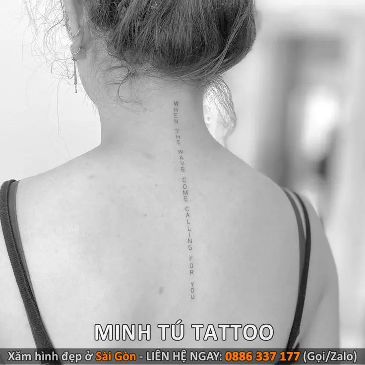 Hình Xăm Dọc Sống Lưng Nữ - Ý Nghĩa Về Sự Quyến Rũ và Mạnh Mẽ 11