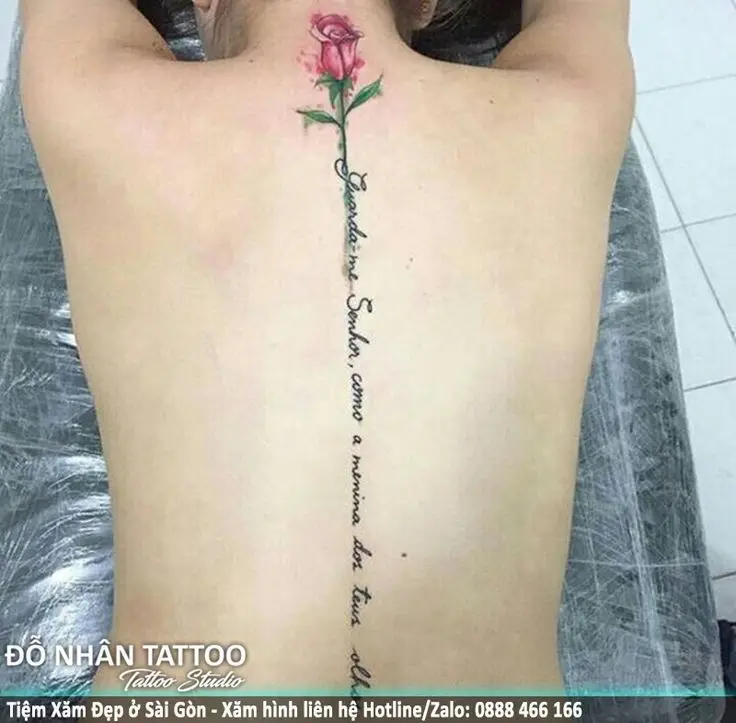Hình Xăm Dọc Sống Lưng Nữ - Ý Nghĩa Về Sự Quyến Rũ và Mạnh Mẽ 44