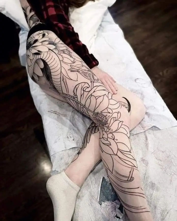 Hình Xăm Full Chân Nữ: Lựa Chọn Hoàn Hảo Cho Phái Đẹp 24