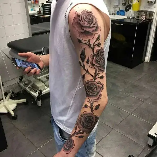Hình xăm hoa hồng ở tay nam: Từ biểu tượng đến phong cách 2