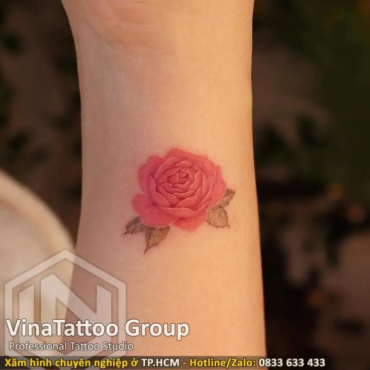 Hình xăm hoa hồng ở tay nam: Từ biểu tượng đến phong cách 26
