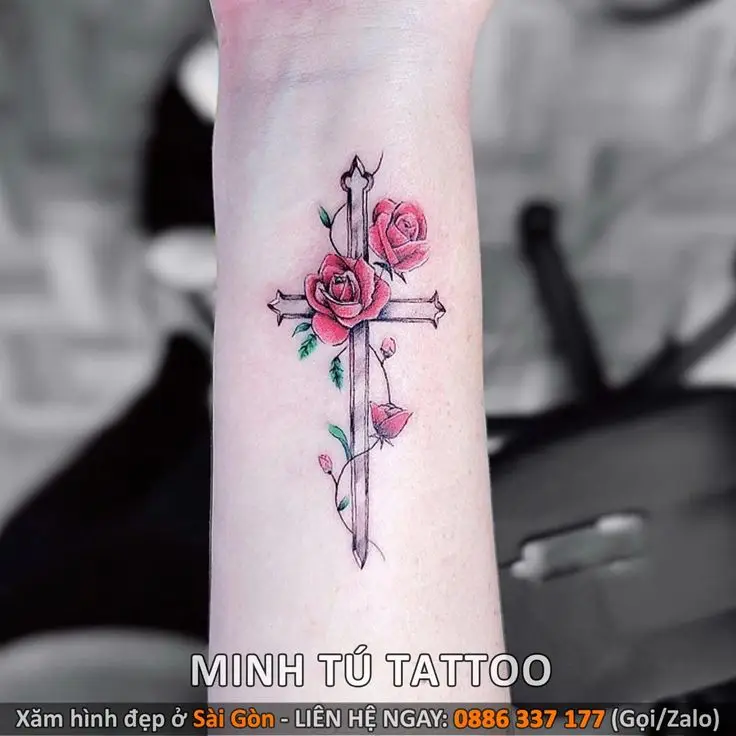 Hình xăm hoa hồng ở tay nam: Từ biểu tượng đến phong cách 37