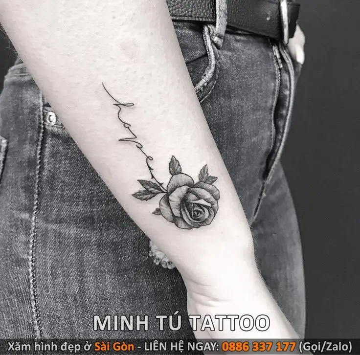 Hình xăm hoa hồng ở tay nam: Từ biểu tượng đến phong cách 38