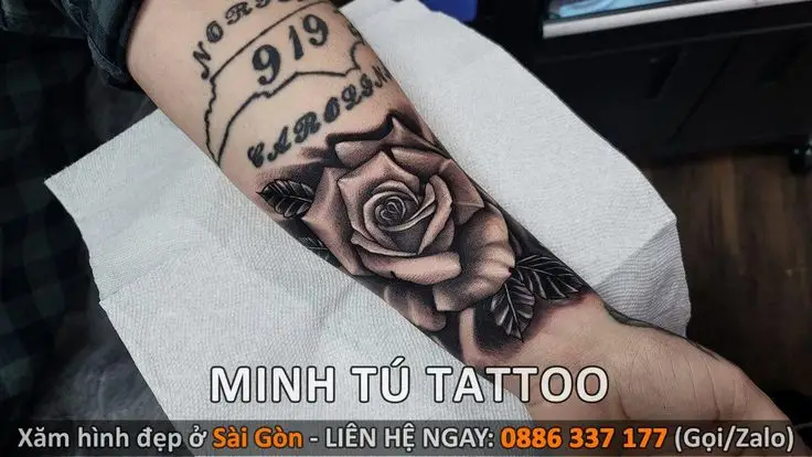 Hình xăm hoa hồng ở tay nam: Từ biểu tượng đến phong cách 42