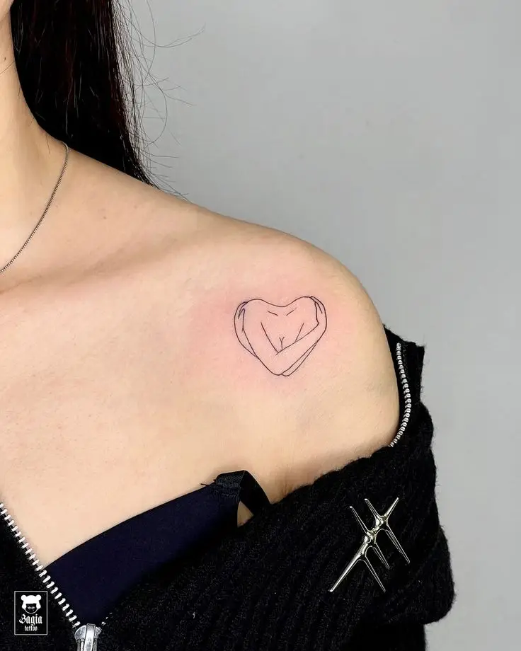 Hình Xăm Mini Ở Bụng Cho Nữ: Phong Cách Nữ Tính và Quyến Rũ 23