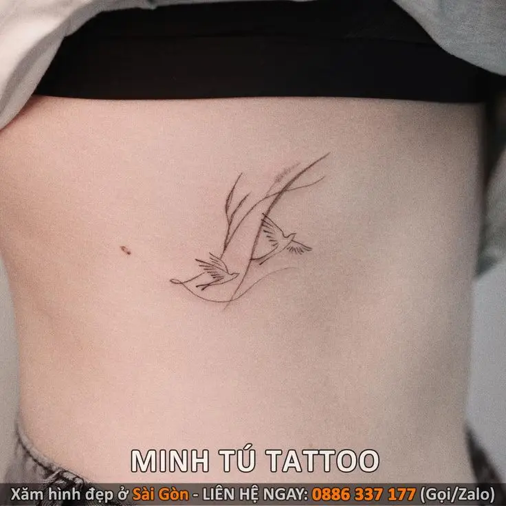Hình Xăm Mini Ở Bụng Cho Nữ: Phong Cách Nữ Tính và Quyến Rũ 25