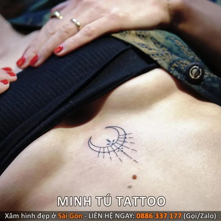 Hình Xăm Mini Ở Bụng Cho Nữ: Phong Cách Nữ Tính và Quyến Rũ 32
