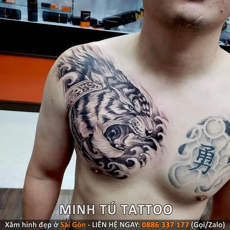 Khám phá hình xăm ngực đẹp nam: Nghệ thuật và cá tính 43