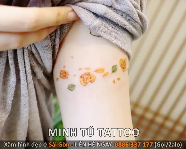 Hình xăm ở bắp tay nữ mini - Sự tinh tế trong từng chi tiết 10