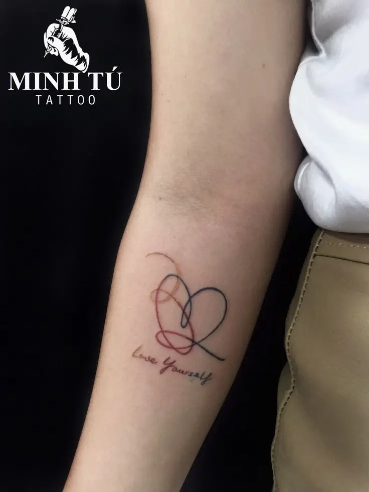 Hình xăm ở bắp tay nữ mini - Sự tinh tế trong từng chi tiết 55