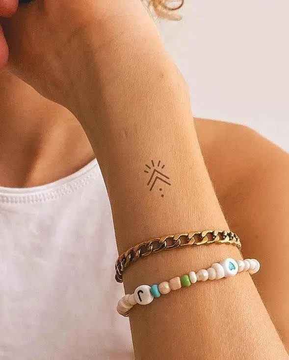 Hình Xăm Trên Bàn Tay - Nghệ Thuật Tinh Tế Và Đặc Biệt 36