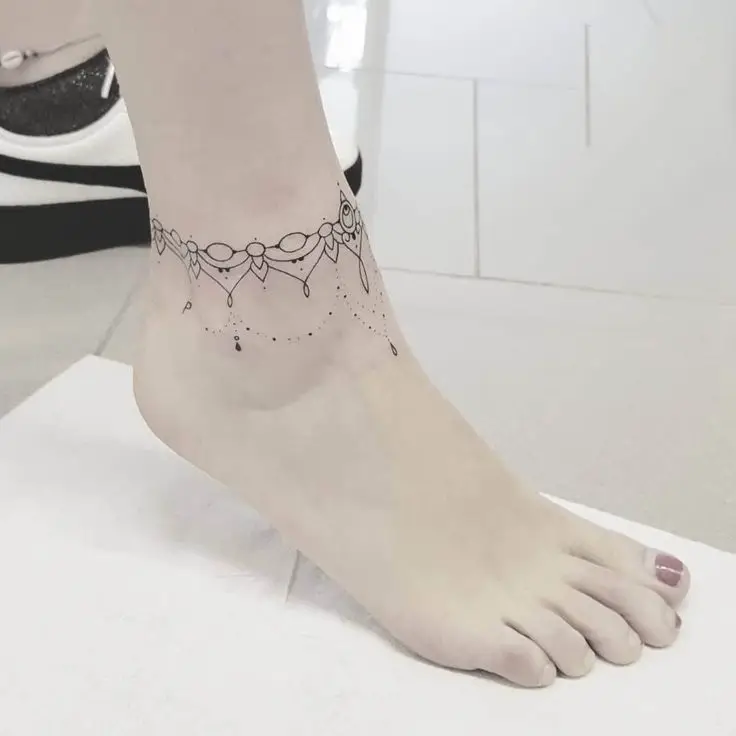 Hình xăm vòng cổ chân - Phong cách nữ tính 3