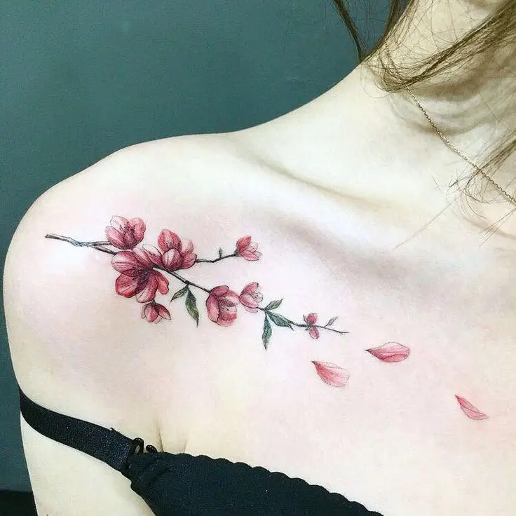 Hình Xăm Xương Quai Xanh: Đẹp và Sang Trọng Qua Các Mẫu Hình Ảnh 8