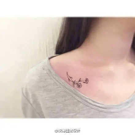 Hình Xăm Xương Quai Xanh: Đẹp và Sang Trọng Qua Các Mẫu Hình Ảnh 71