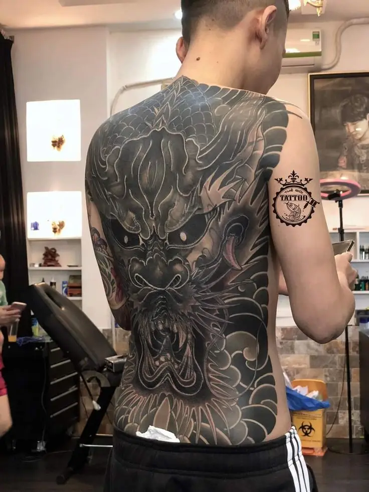 Mẫu Hình Xăm Đầu Rồng Kín Lưng: Thiết Kế Đầy Nghệ Thuật 52