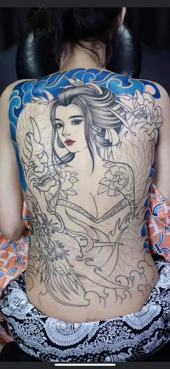 Mẫu Hình Xăm Full Lưng Nữ - Sự Kết Hợp Giữa Đẹp và Nghệ Thuật 54