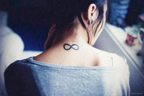 Xăm Sau Gáy Cho Nữ - Thể Hiện Phong Cách Độc Đáo 23