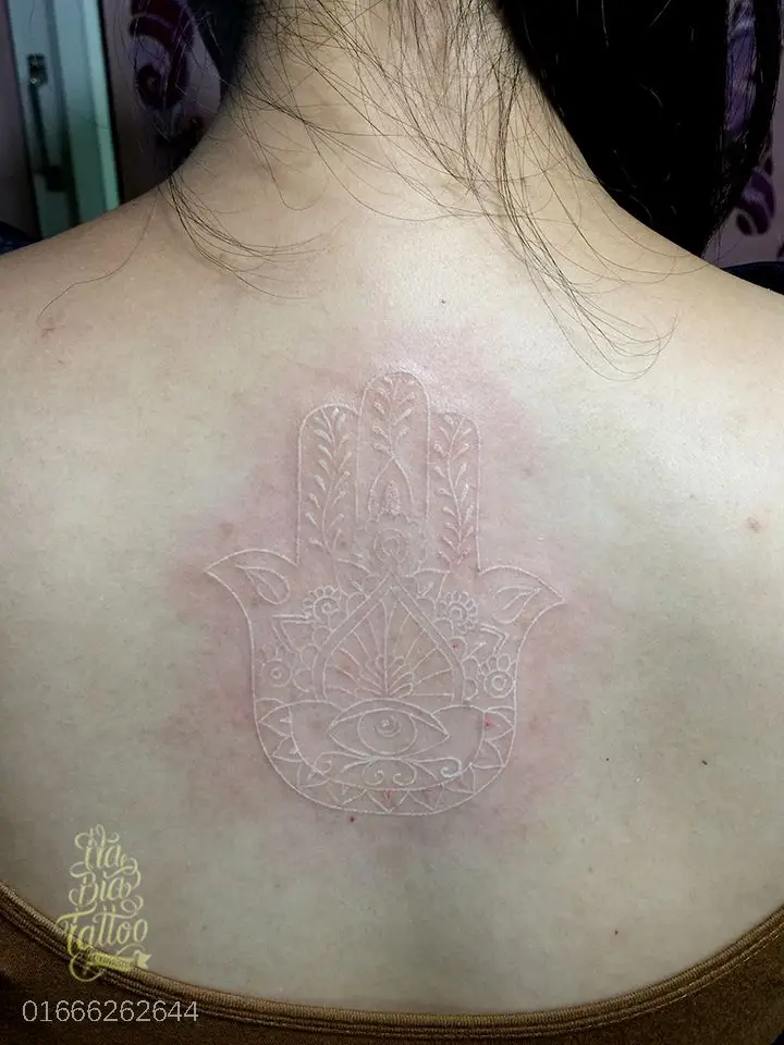 Xăm Sau Gáy Cho Nữ - Thể Hiện Phong Cách Độc Đáo 39